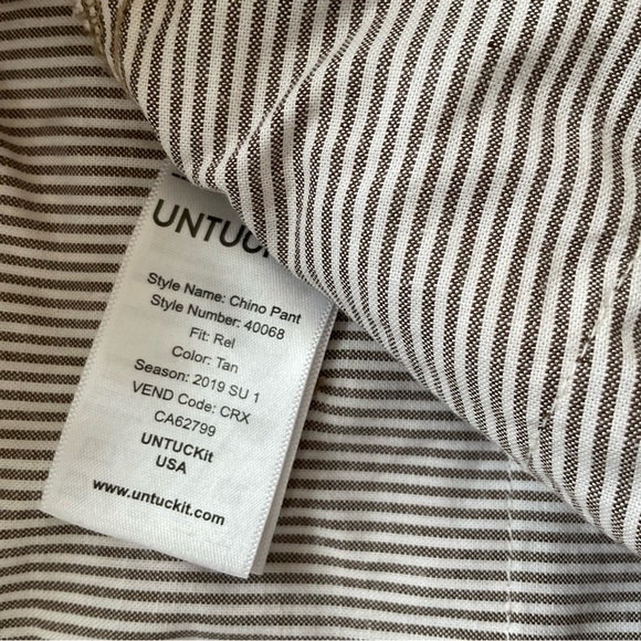 UNTUCKit Relaxed Chino Pant - Picture 6 of 7